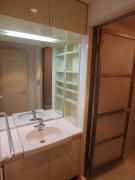 人気の独立洗面台付きです。